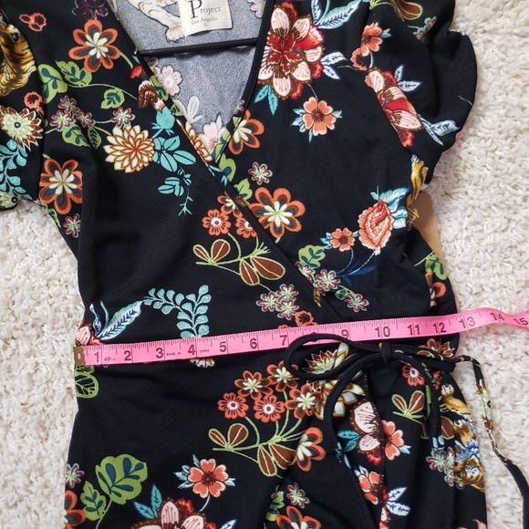 NWT Haute Project Floral Wrap Dress Size Small - Picture 2 of 5